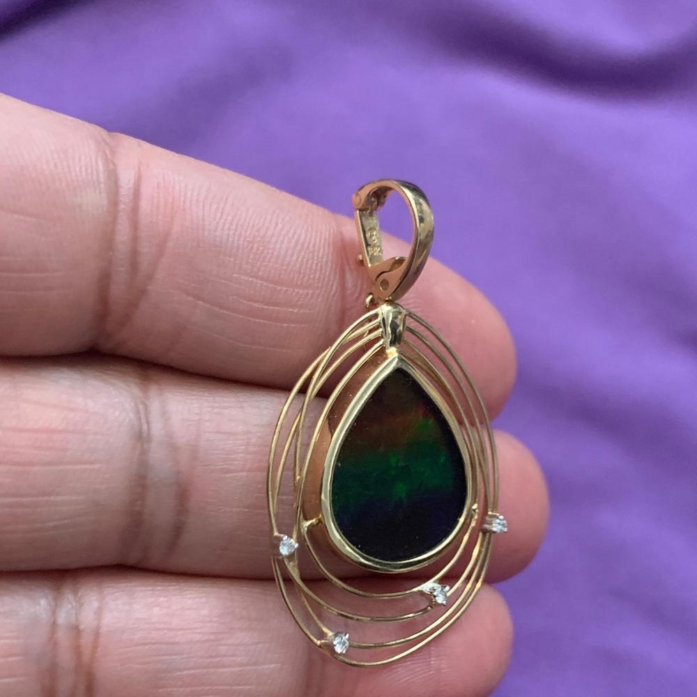 Korite 18k Gold Ammolite &Diamond Pendant - Picture 6 of 6